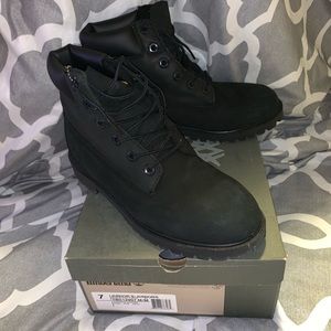Waterproof Timberland 6inch boots.